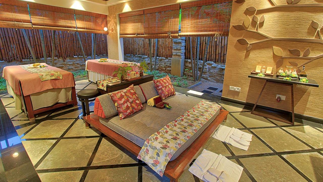 Angsana Oasis Spa & Resort Yelahanka Exterior photo